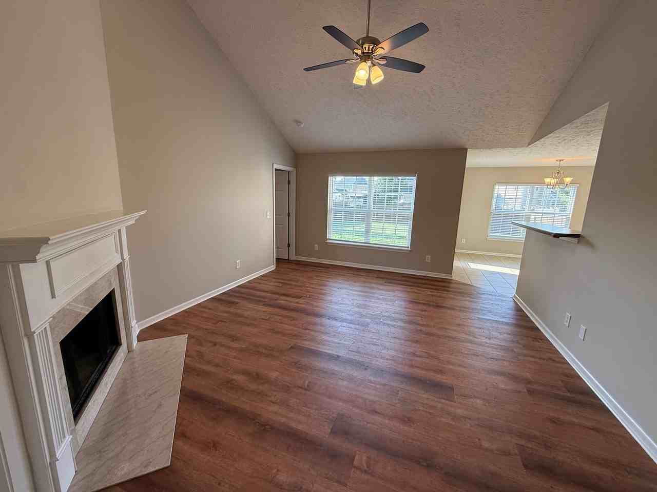 1008 Shire Dr - Photo 3 of 17
