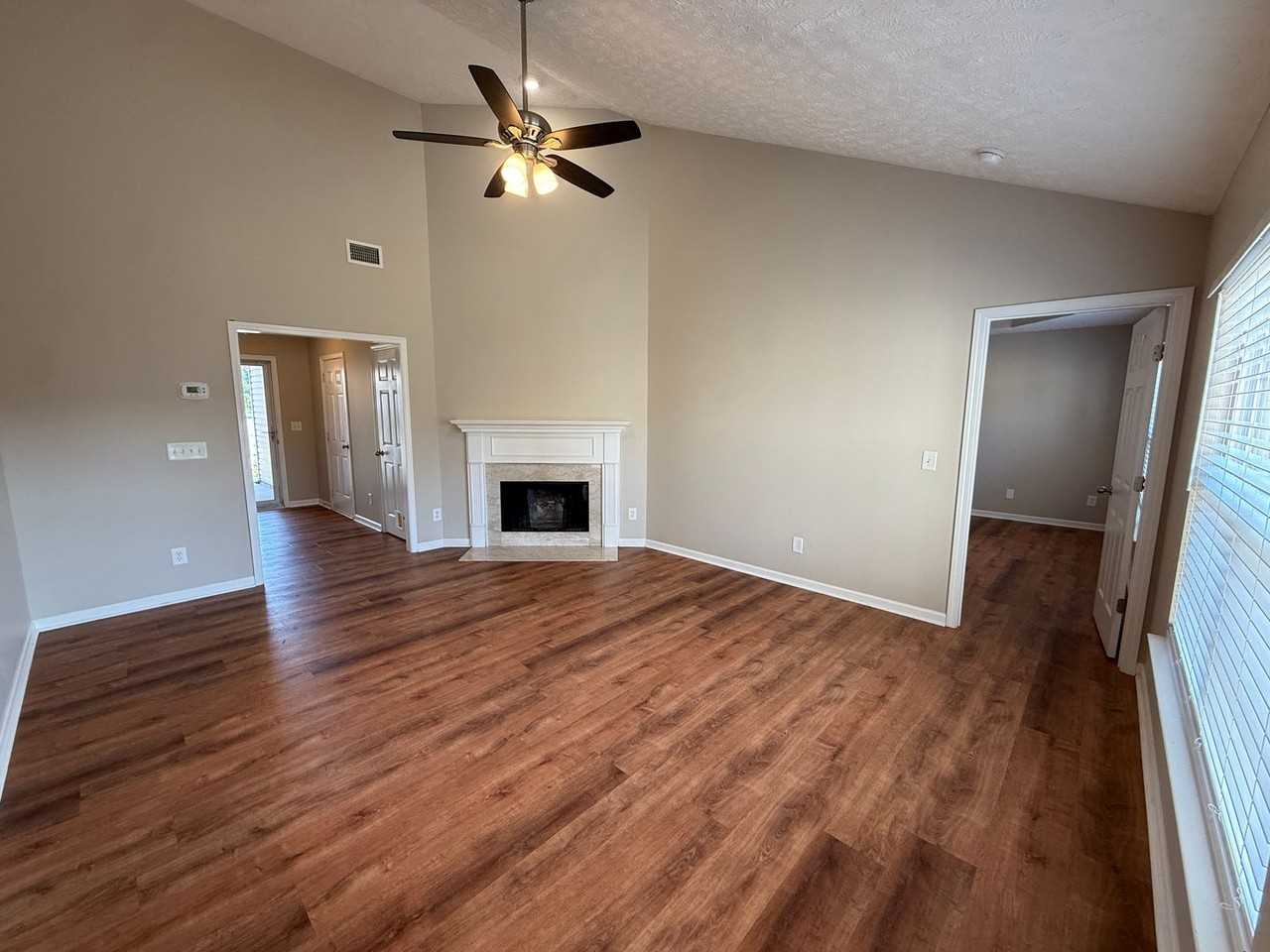 1008 Shire Dr - Photo 4 of 17