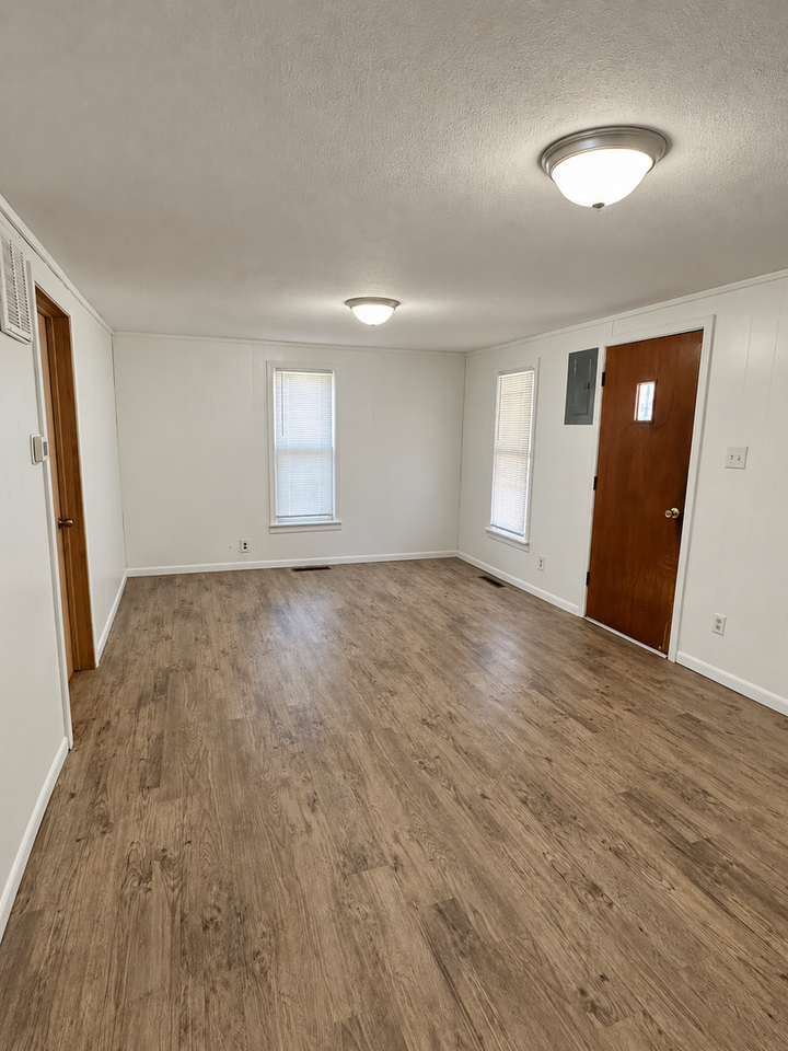 721 W Della St - Photo 3 of 17