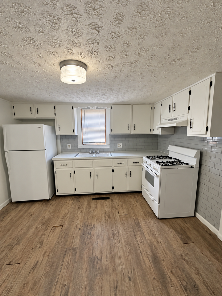 721 W Della St - Photo 6 of 17