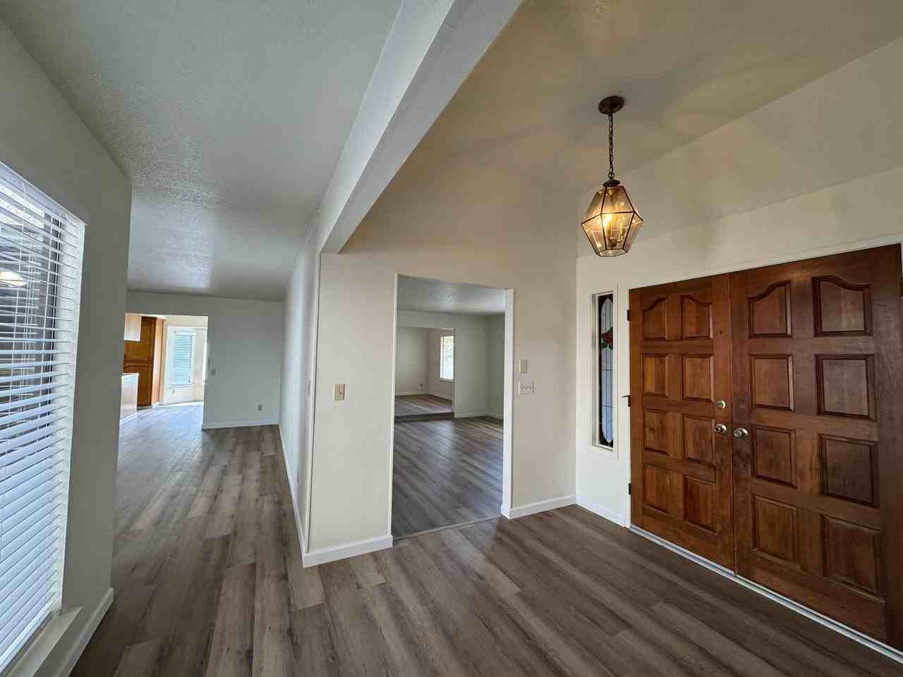 657 W Escalon Ave - Photo 2 of 44