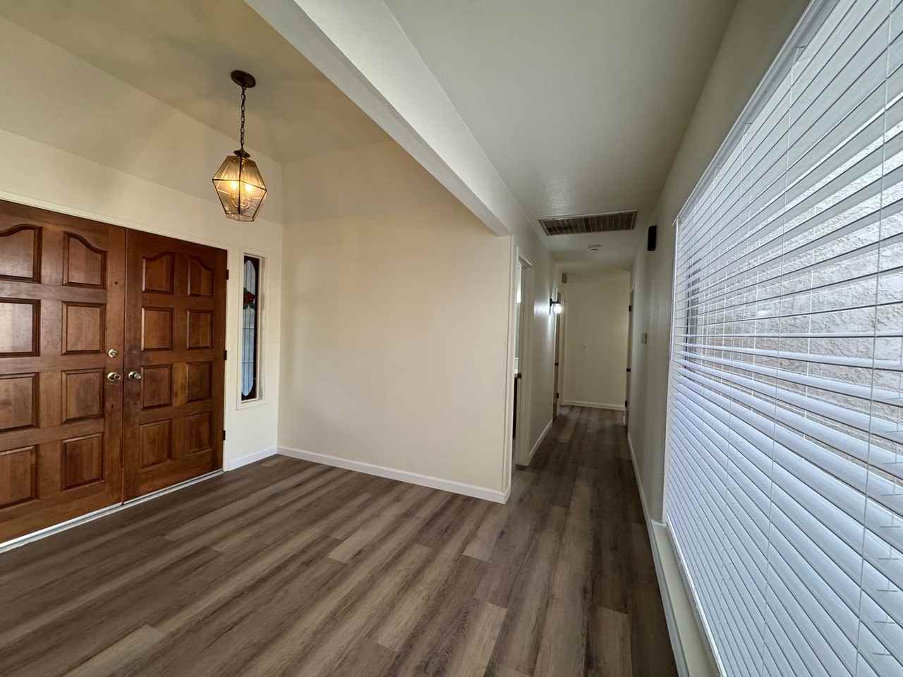 657 W Escalon Ave - Photo 4 of 44