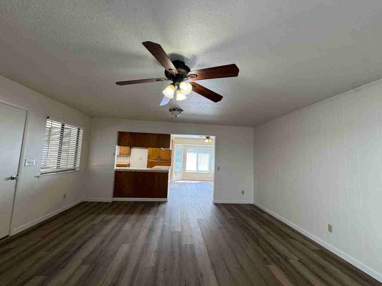 657 W Escalon Ave - Photo 7 of 44