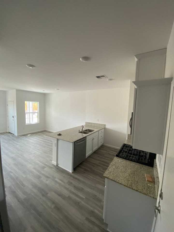 532 Autumn Breeze Cir - Photo 7 of 16