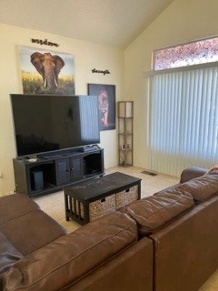 8018 Anchor Point Dr - Photo 4 of 12