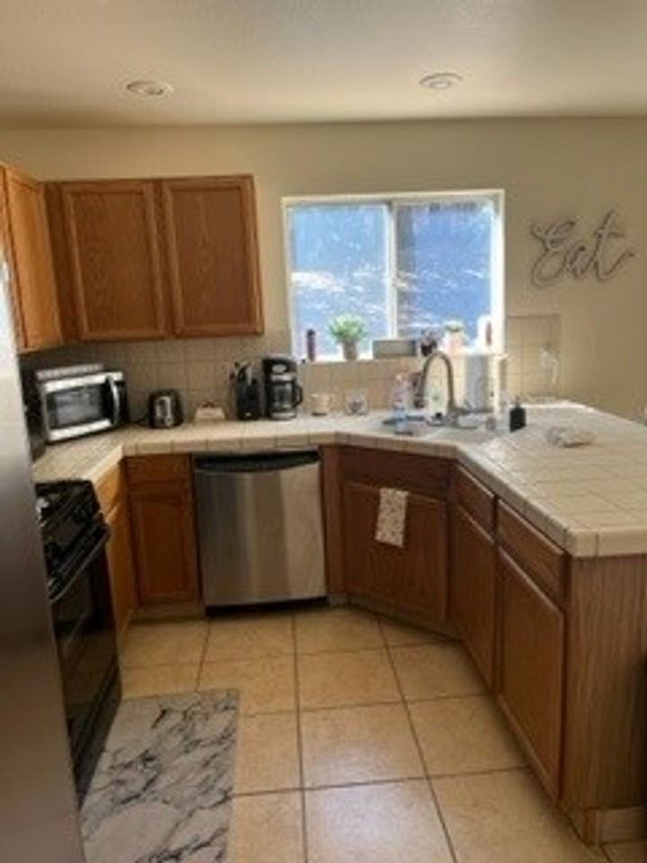8018 Anchor Point Dr - Photo 7 of 12