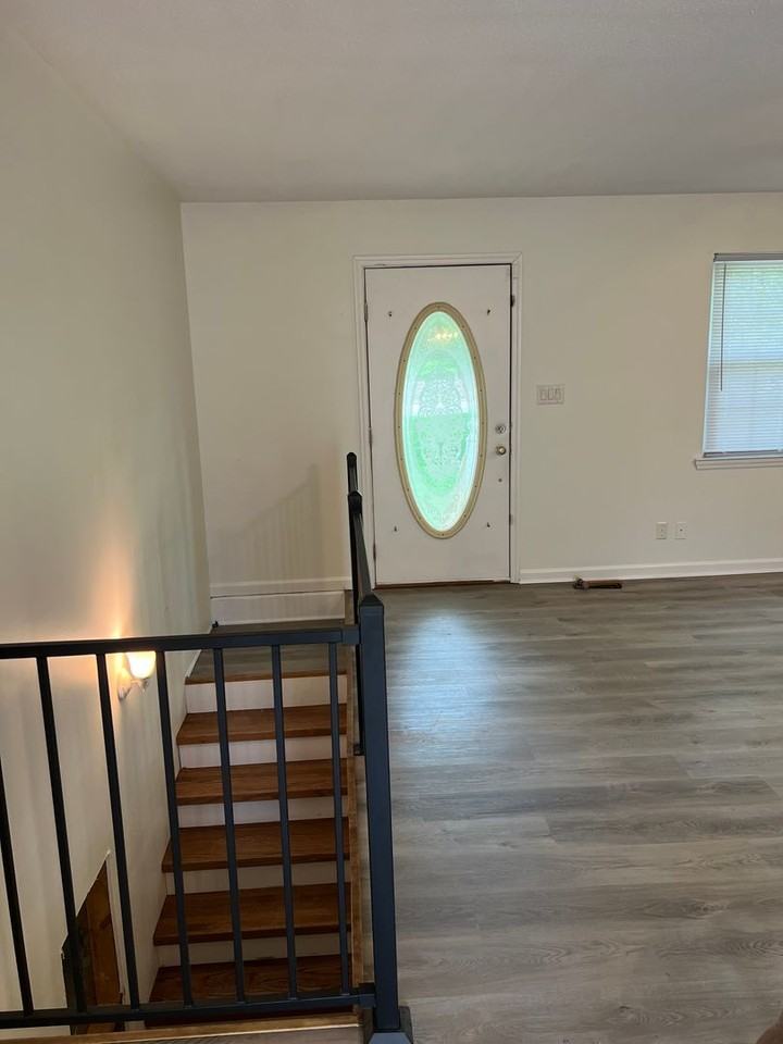 9233 Snow Hill Rd - Photo 3 of 11