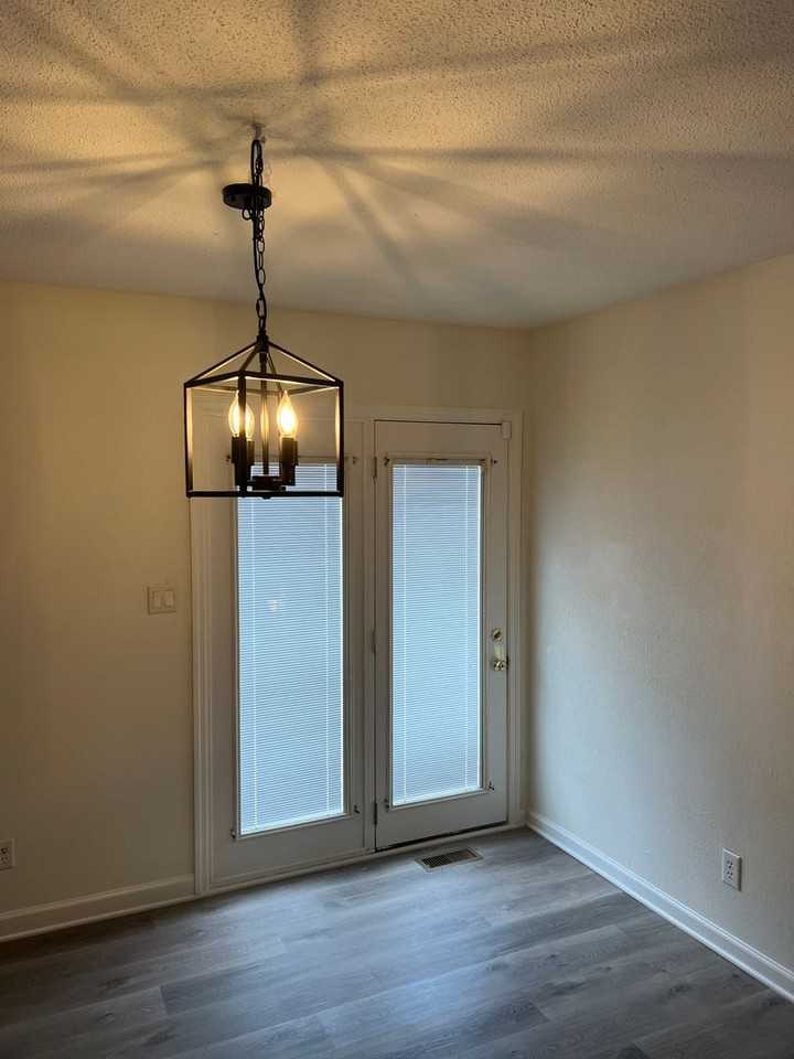 9233 Snow Hill Rd - Photo 5 of 11
