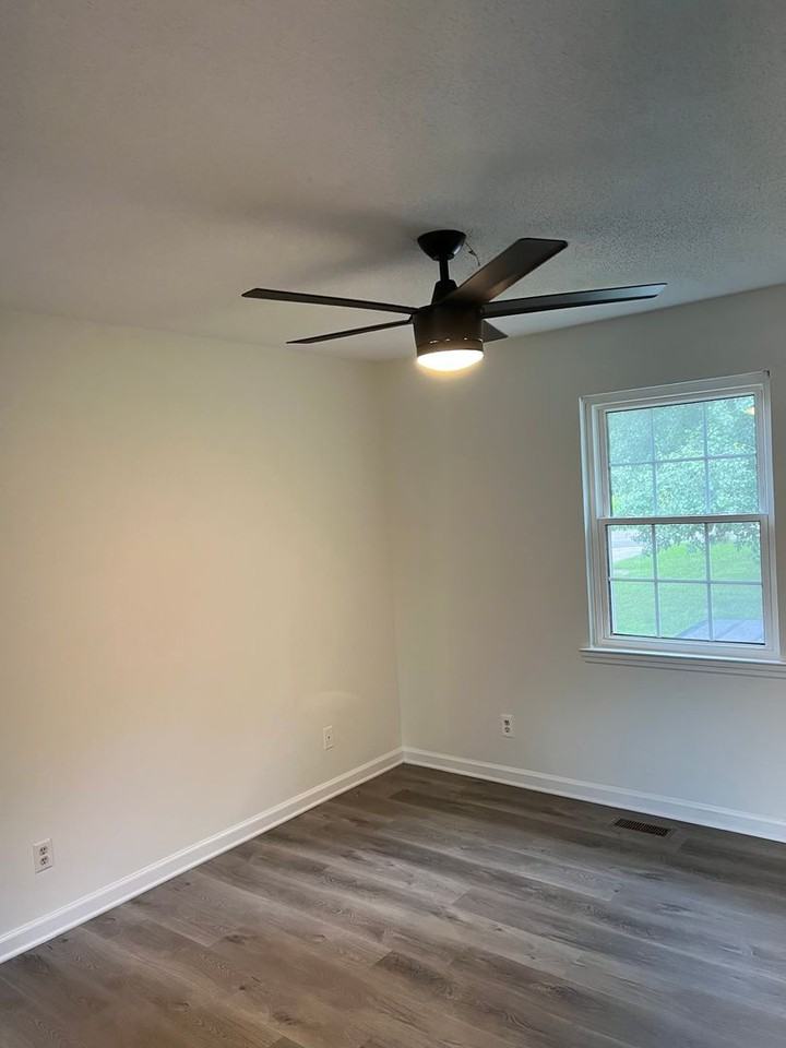 9233 Snow Hill Rd - Photo 7 of 11