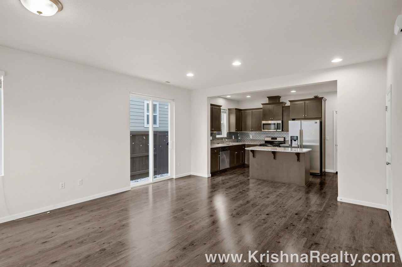 7263 Nw 165th Ave - Photo 3 of 23