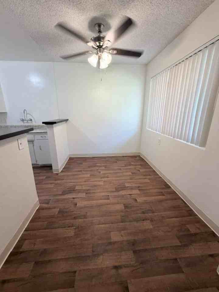 4406 Rosebud Ln Apt C - Photo 2 of 8