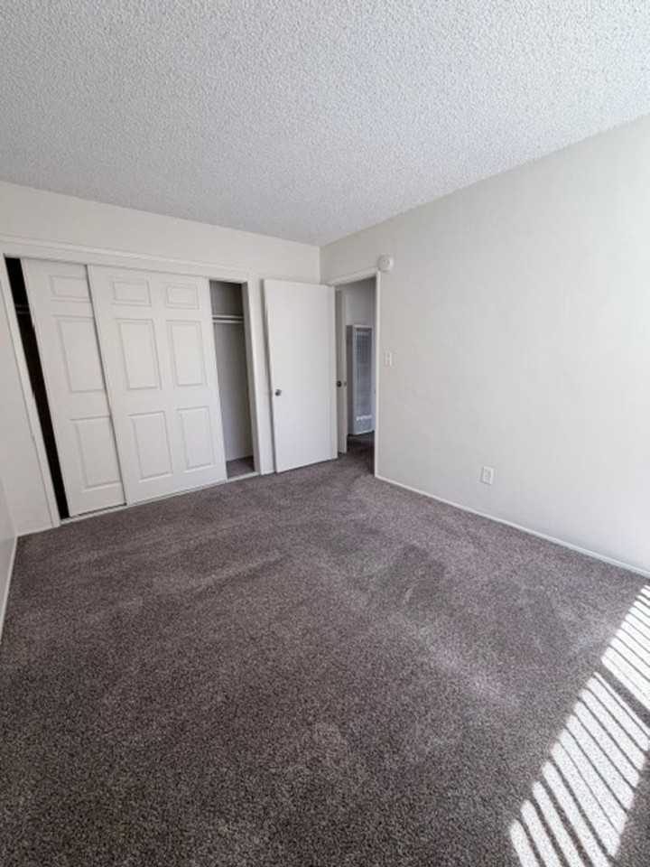 4406 Rosebud Ln Apt C - Photo 6 of 8