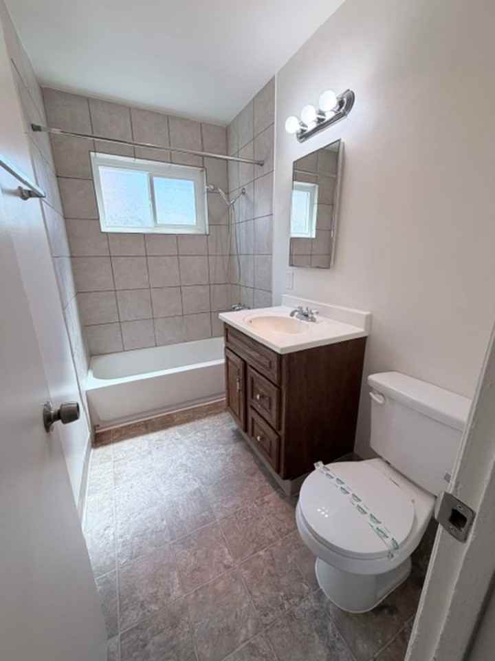 4406 Rosebud Ln Apt C - Photo 7 of 8
