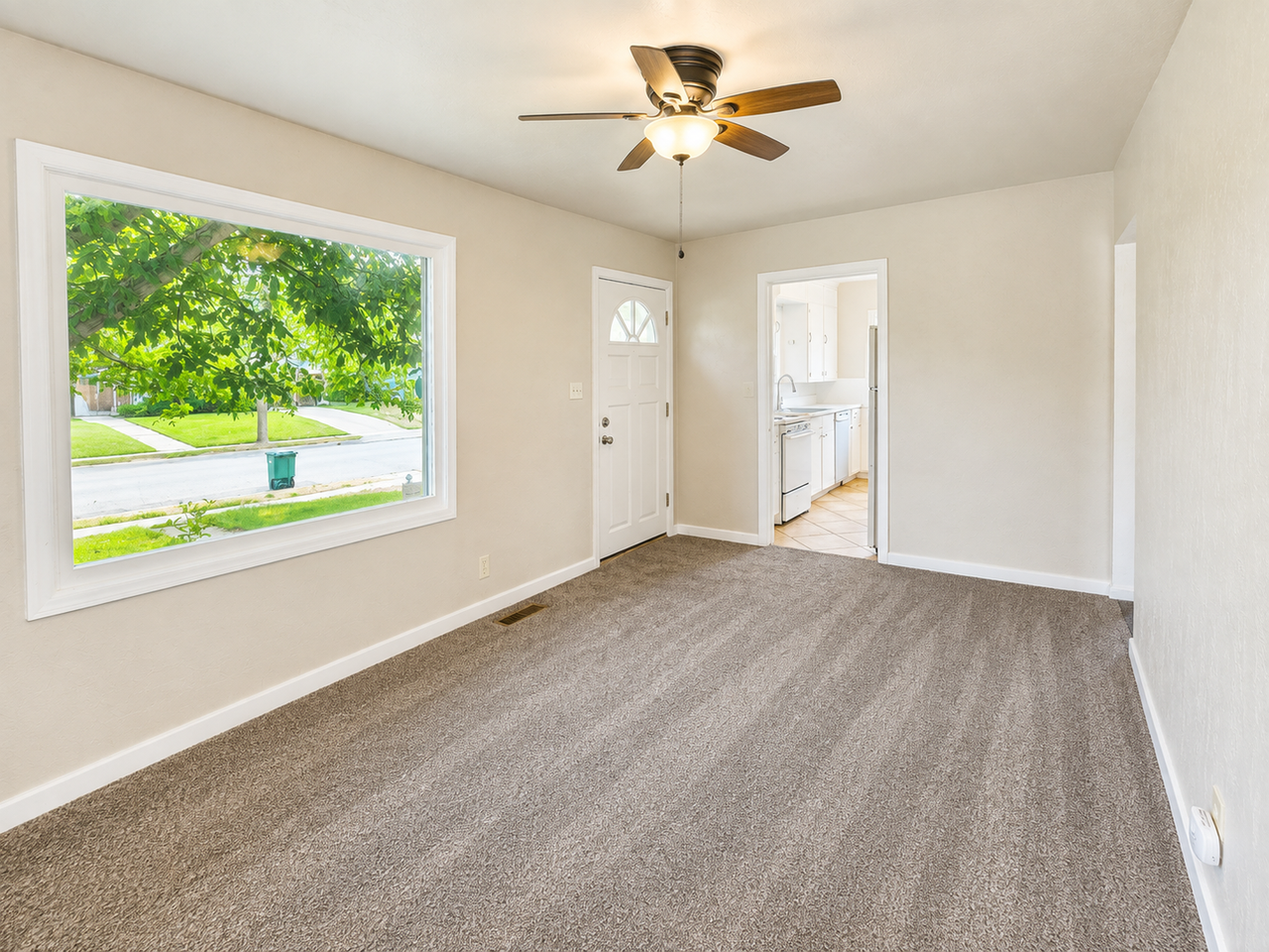 2898 S Mcclelland St - Photo 5 of 22