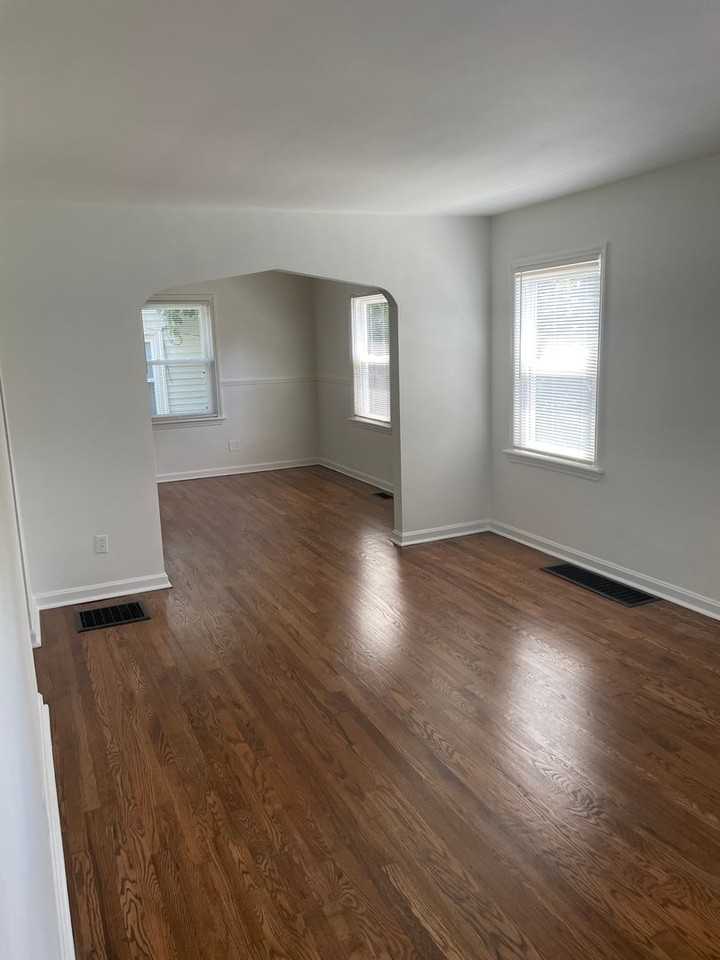 1902 Ashbrook Dr - Photo 3 of 14