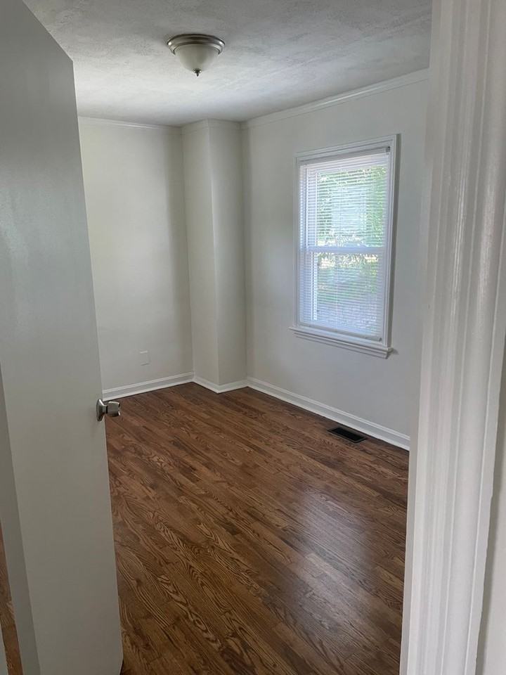 1902 Ashbrook Dr - Photo 7 of 14
