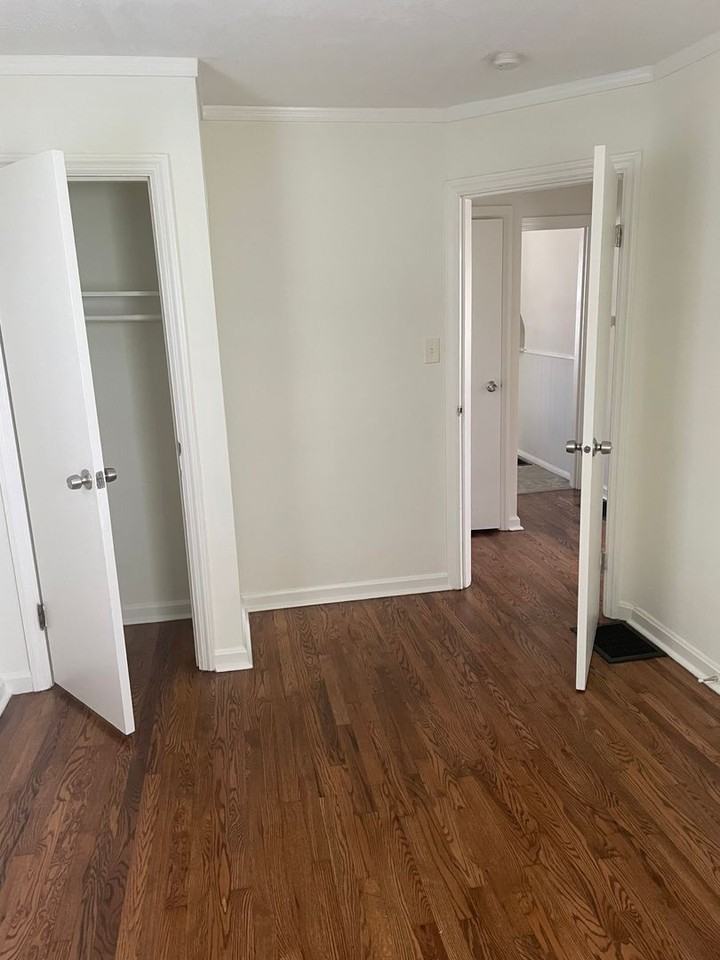 1902 Ashbrook Dr - Photo 7 of 13