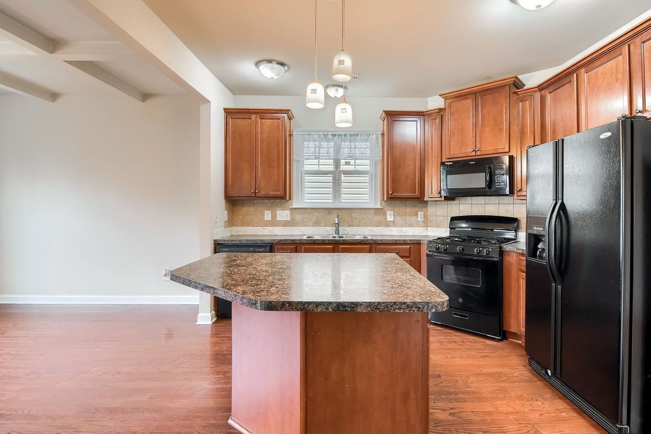 202 Roundhouse Ln - Photo 4 of 22