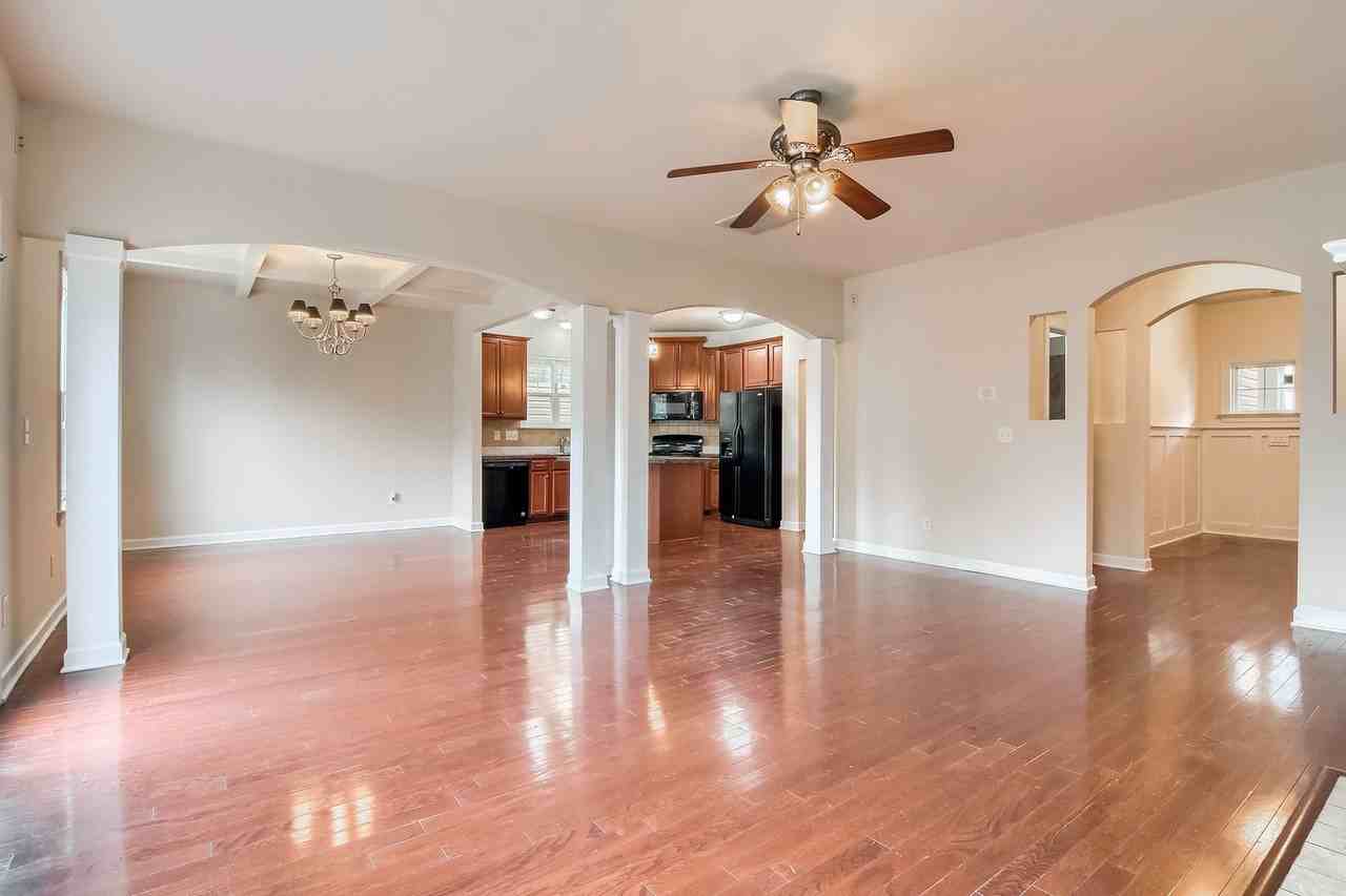 202 Roundhouse Ln - Photo 6 of 22