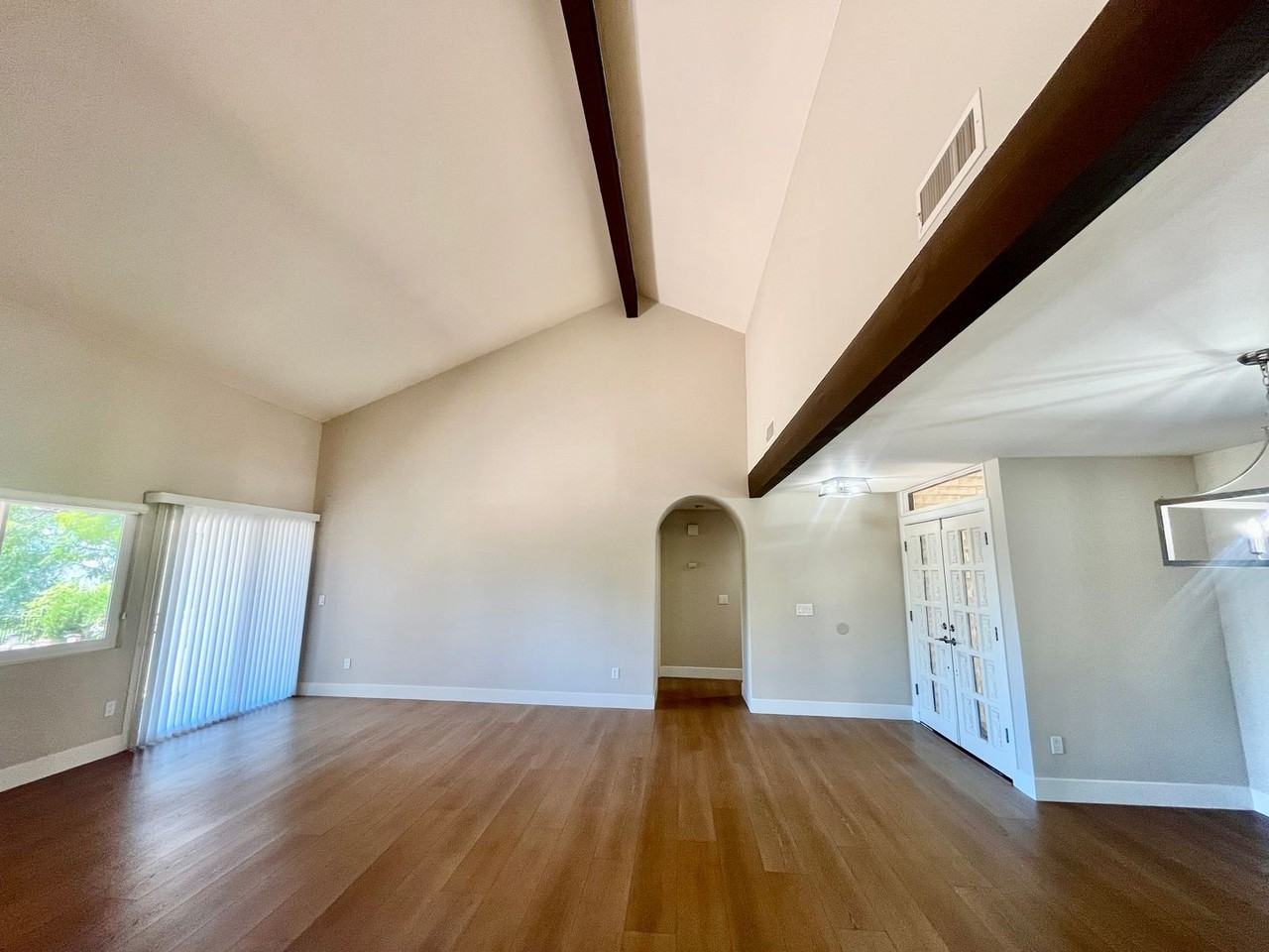 17190 Tam O Shanter Dr - Photo 5 of 22