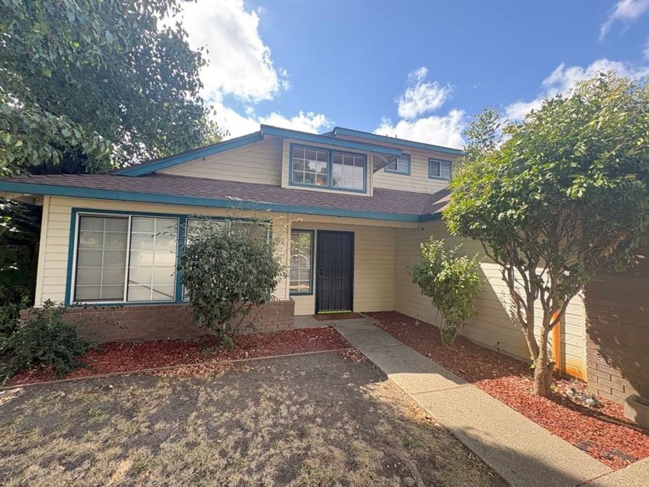 5836 Caribbean Cir - Photo 2 of 25