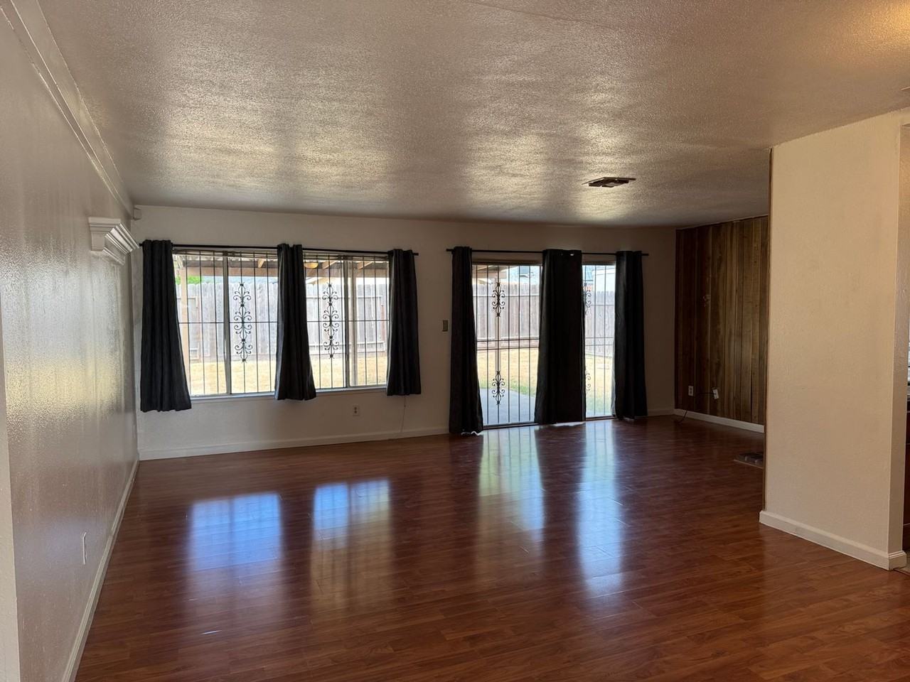 8213 Diana Marie Dr - Photo 2 of 22