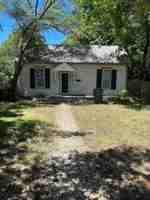 featured image of 611 Spruce St