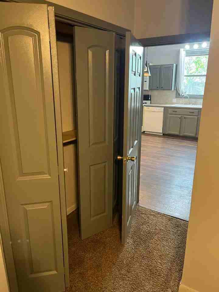 611 Spruce St - Photo 4 of 10
