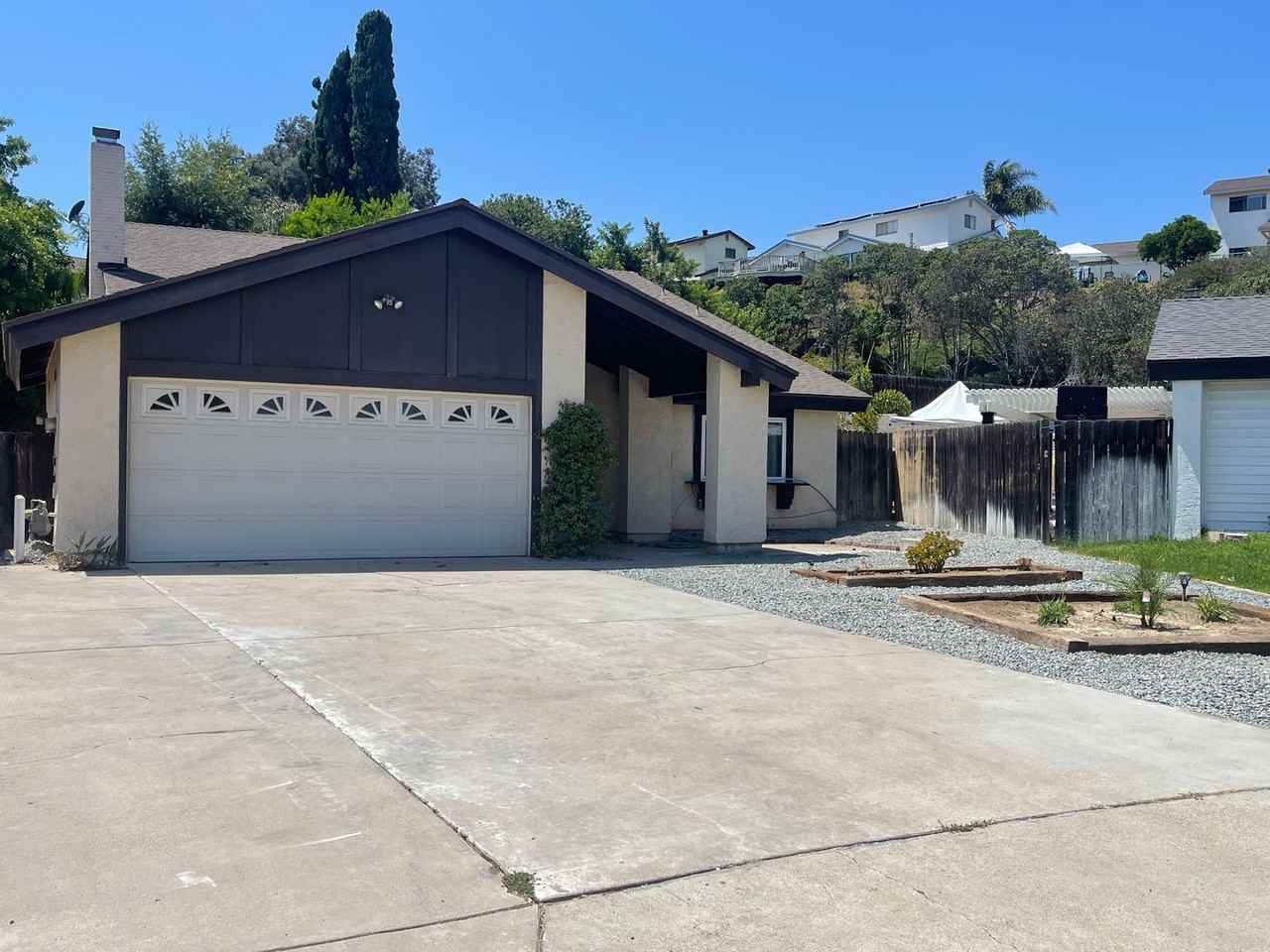808 Plaza Flora - Photo 2 of 20