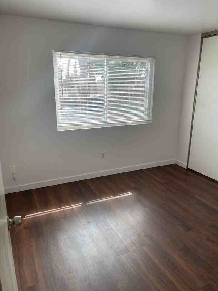 808 Plaza Flora - Photo 3 of 20