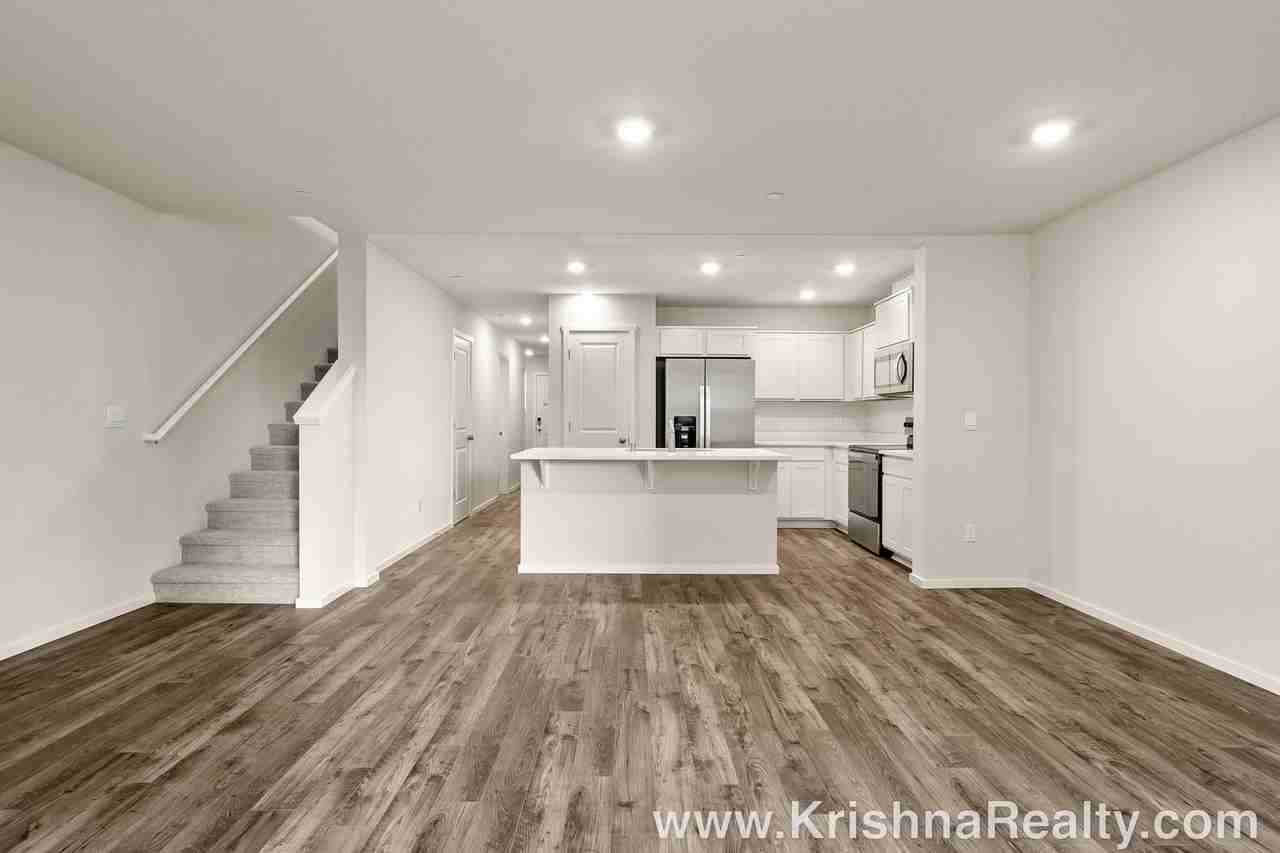12061 Ne 104th St - Photo 4 of 21