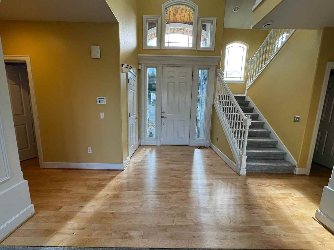 601 Bronson Pl Ne - Photo 2 of 23
