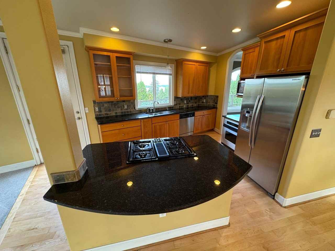 601 Bronson Pl Ne - Photo 6 of 23