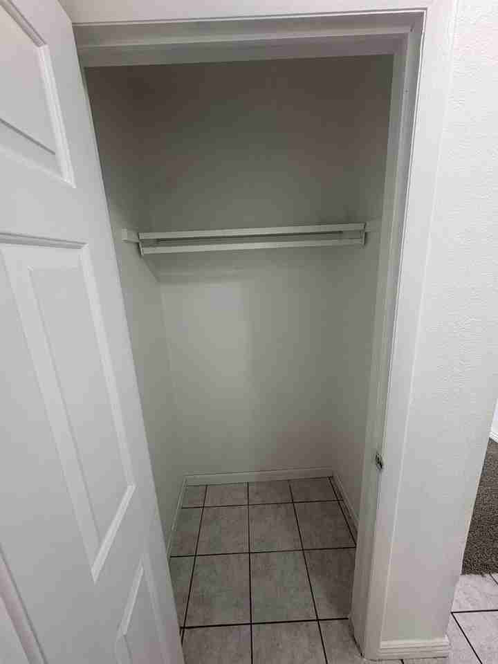 939 49th Avenue Pl - Photo 6 of 49