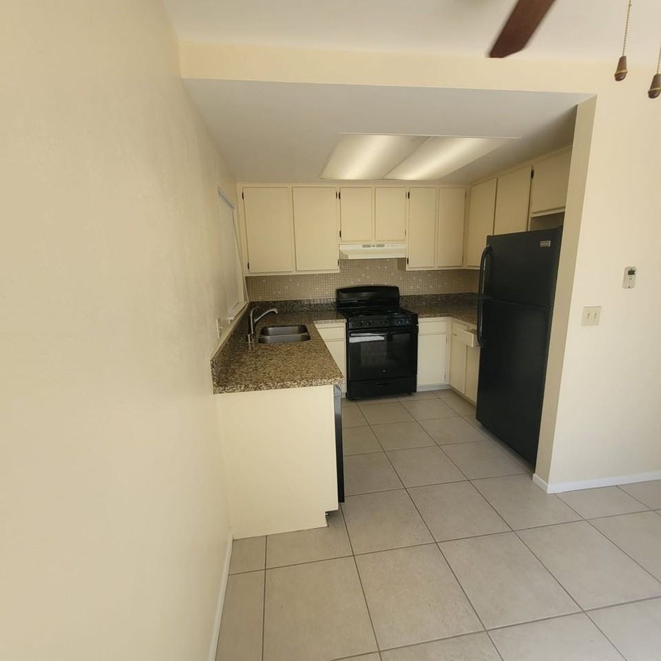 15430 Straight Arrow Rd - Photo 3 of 16