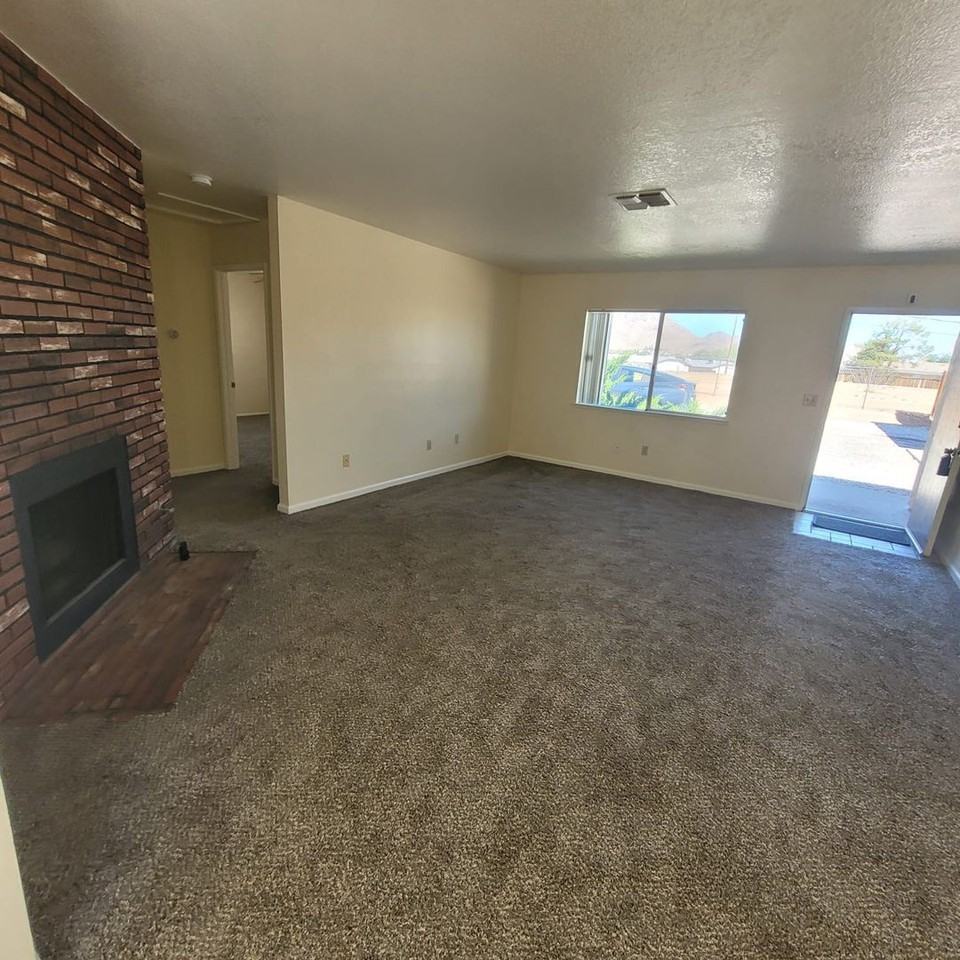15430 Straight Arrow Rd - Photo 4 of 16