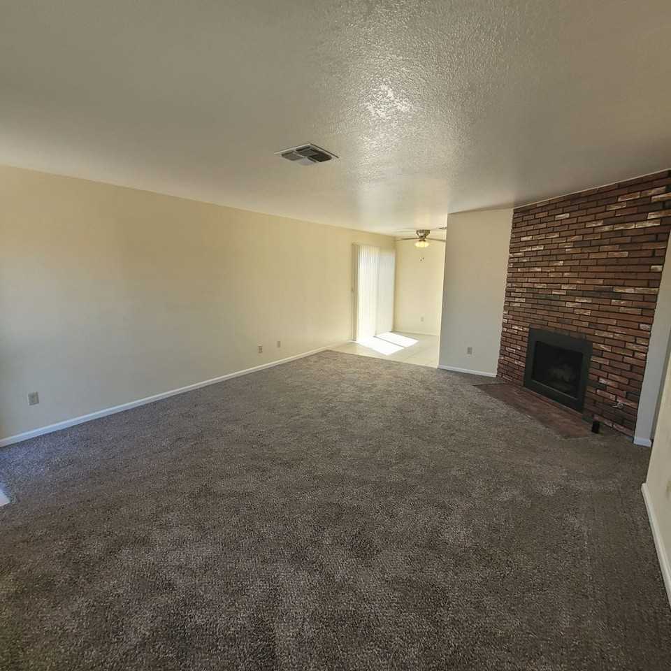 15430 Straight Arrow Rd - Photo 5 of 16