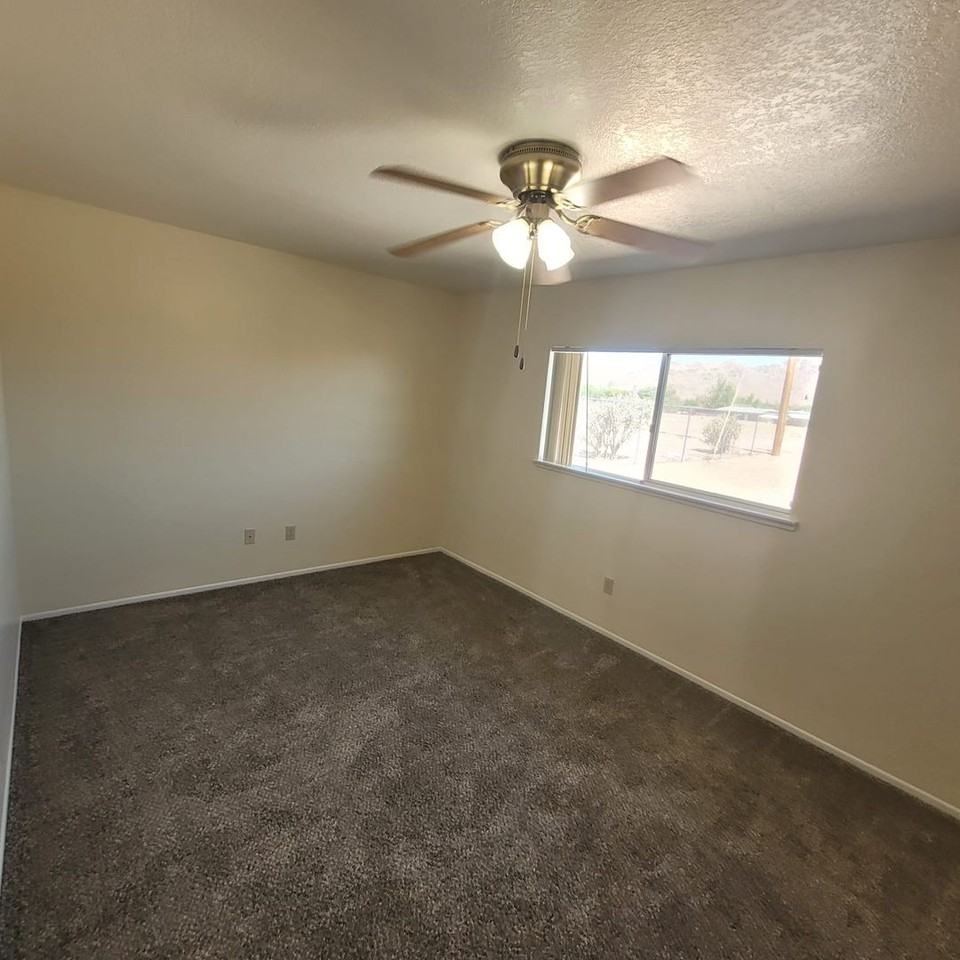 15430 Straight Arrow Rd - Photo 6 of 16