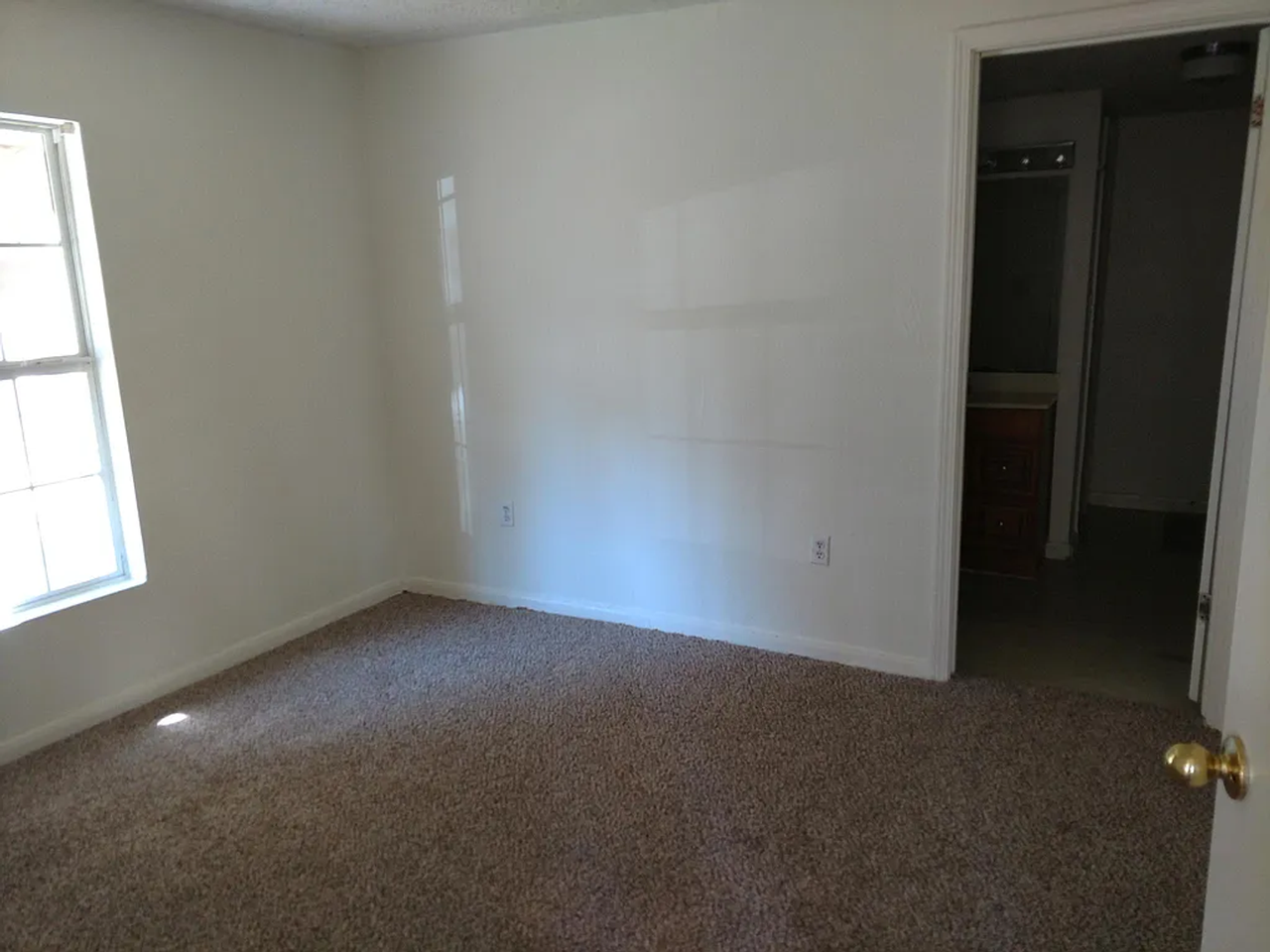 1259 Oregon Ave - Photo 6 of 10