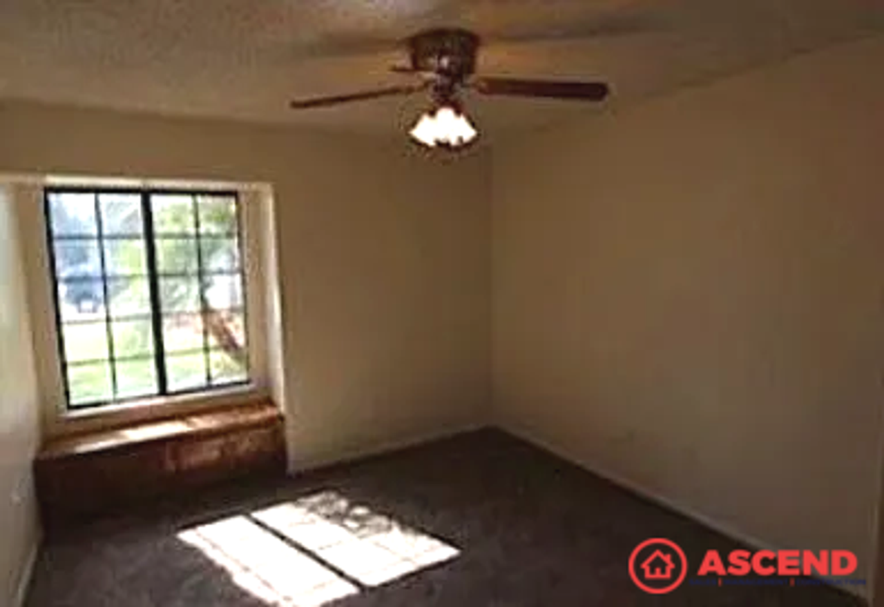 7708 Palodura Ct - Photo 7 of 9