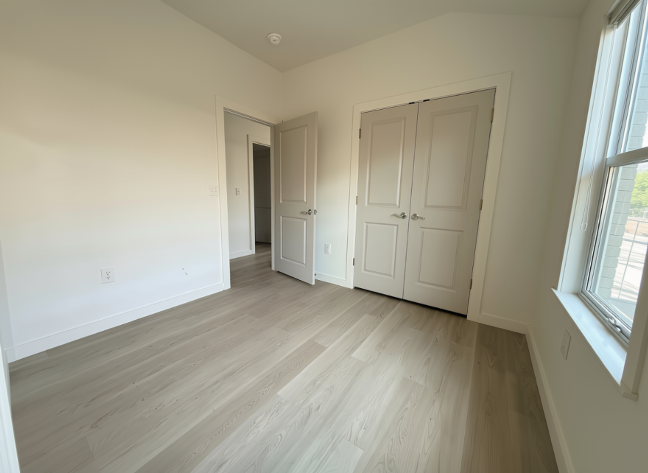 2110 Charles Whitlow Ave - Photo 3 of 9