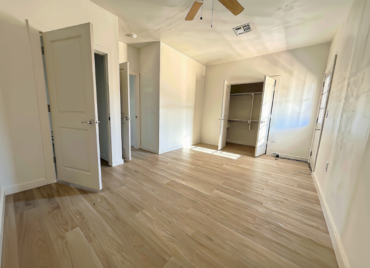 2110 Charles Whitlow Ave - Photo 5 of 9