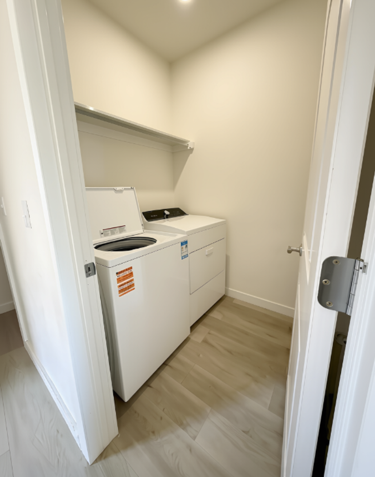 2110 Charles Whitlow Ave - Photo 6 of 9