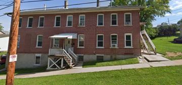 featured image of 572 W 5th St