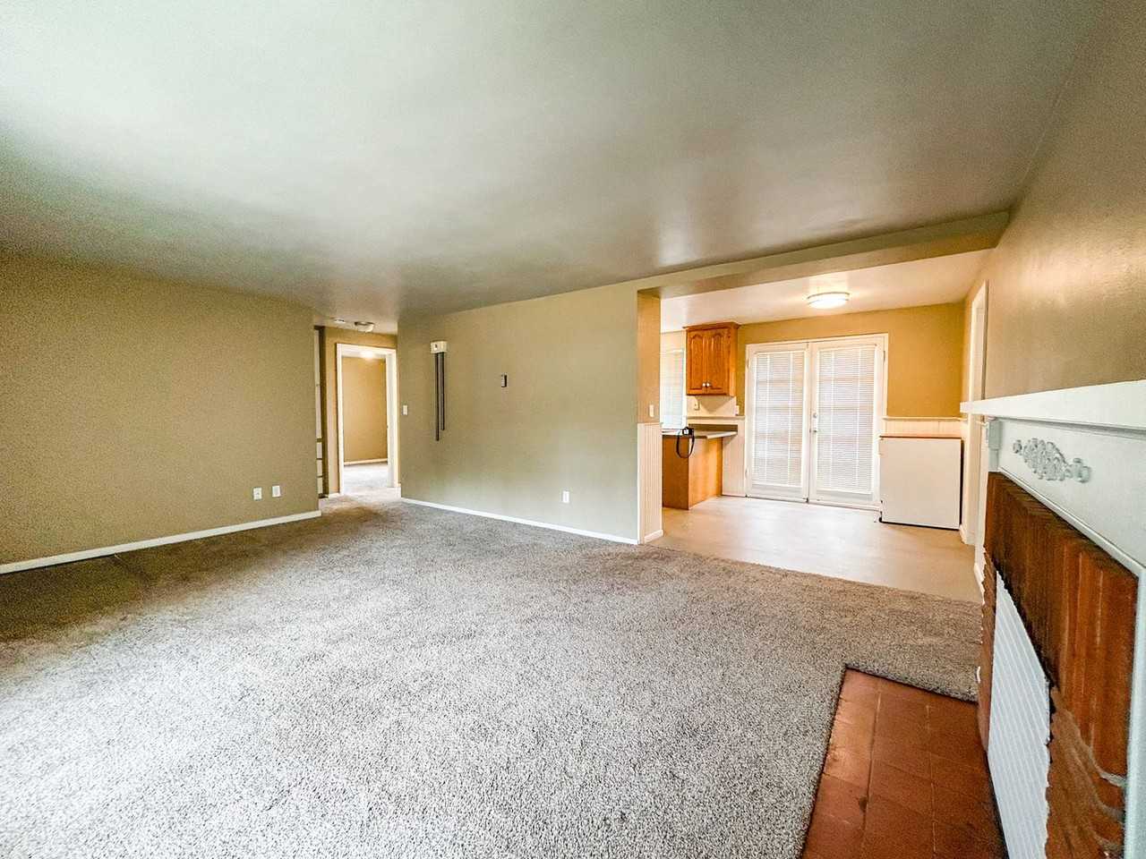 646 Charles Ave S - Photo 5 of 25