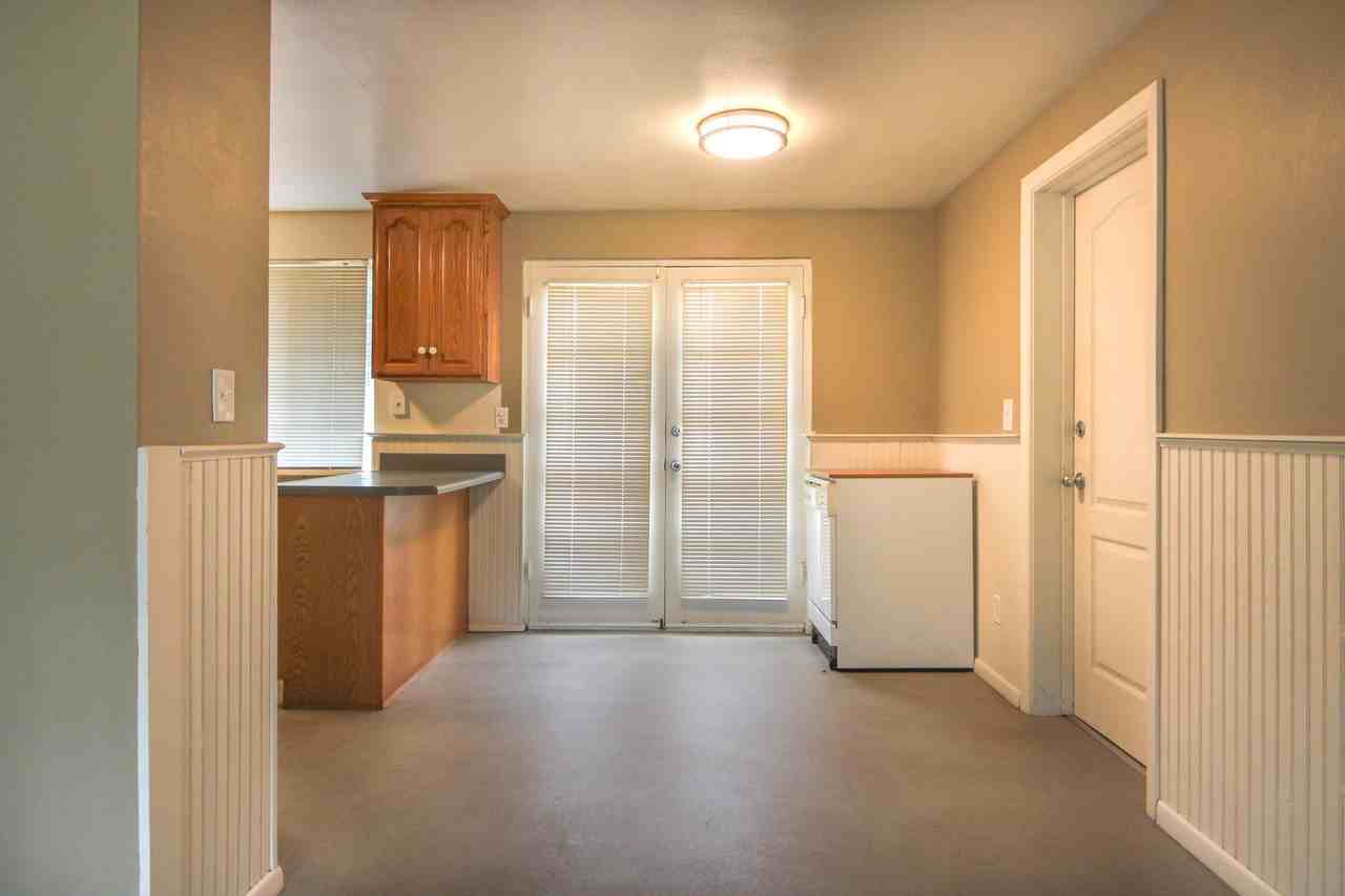 646 Charles Ave S - Photo 7 of 25