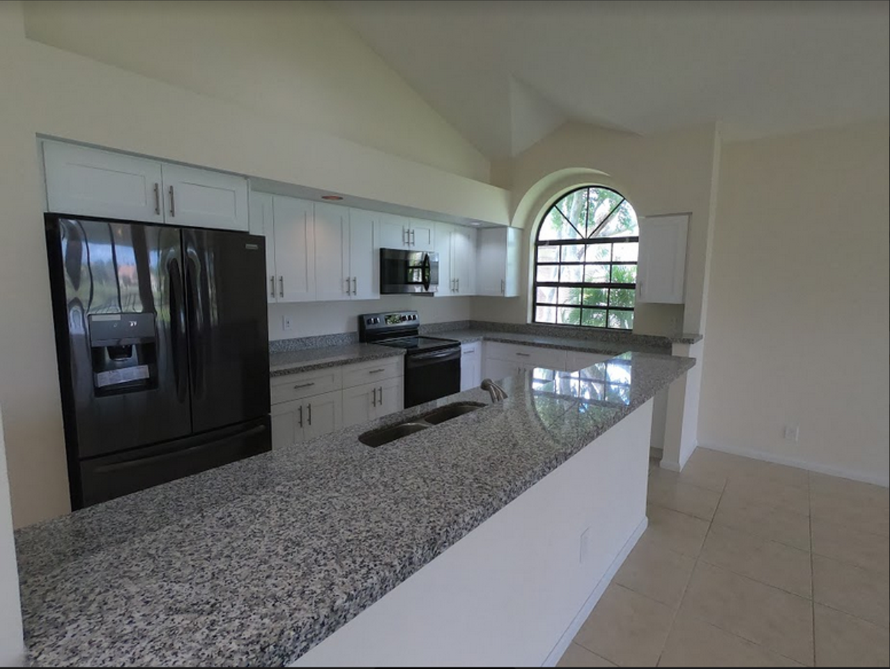 8033 Aberdeen Dr #201 - Photo 5 of 25