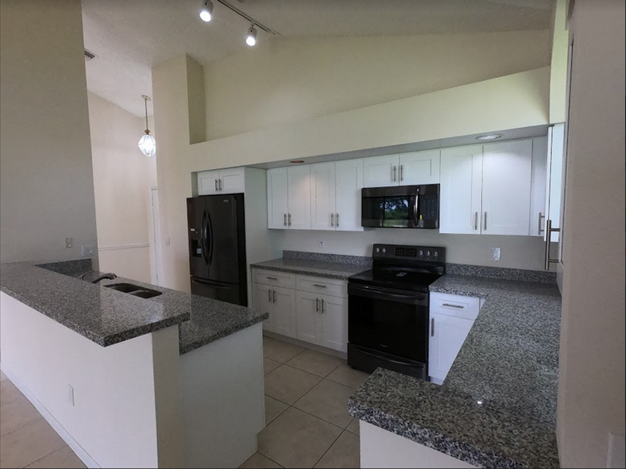 8033 Aberdeen Dr #201 - Photo 6 of 25