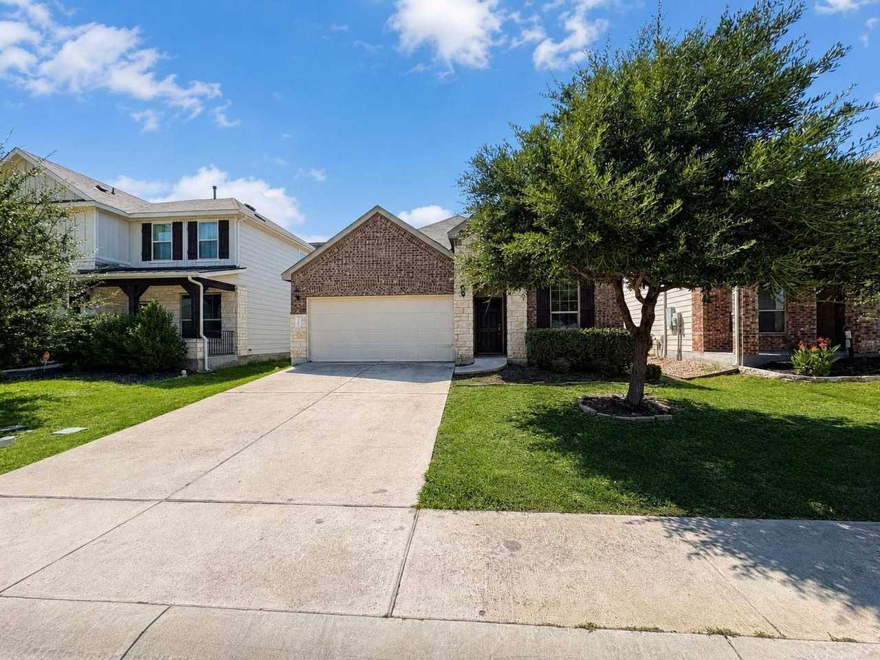 9907 Quercia Dr - Photo 2 of 18