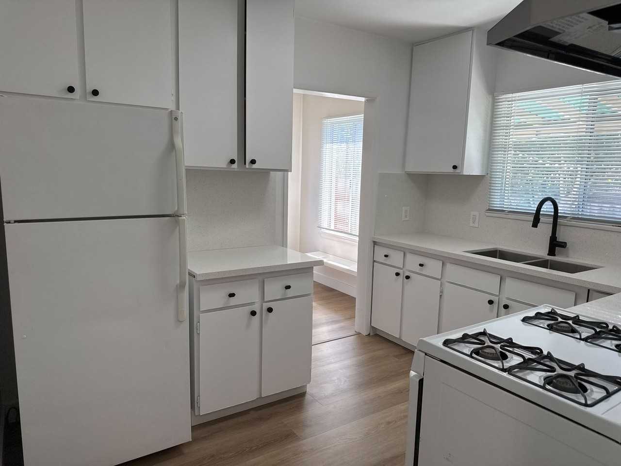 11294 Utopia Ave - Photo 3 of 11